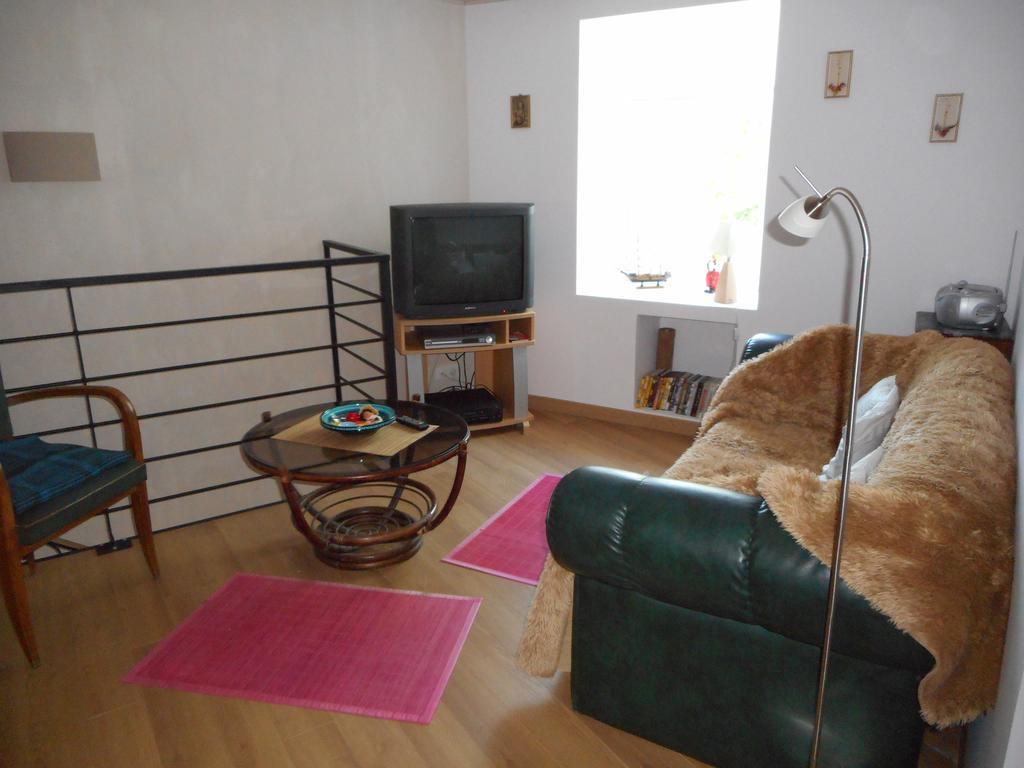 Homestay Maison De Village *